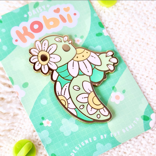 Dasiy Kobii - Enamel Pin