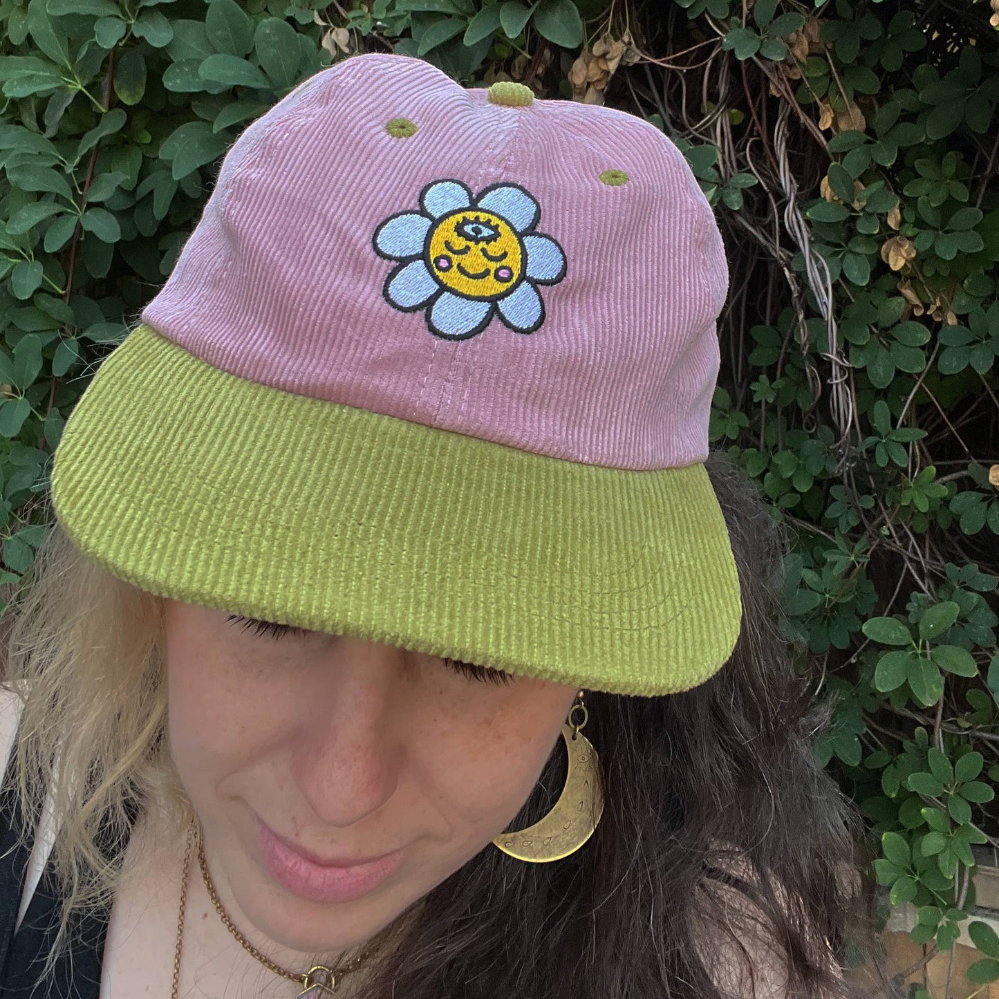 Daisy Face - Corduroy Hat