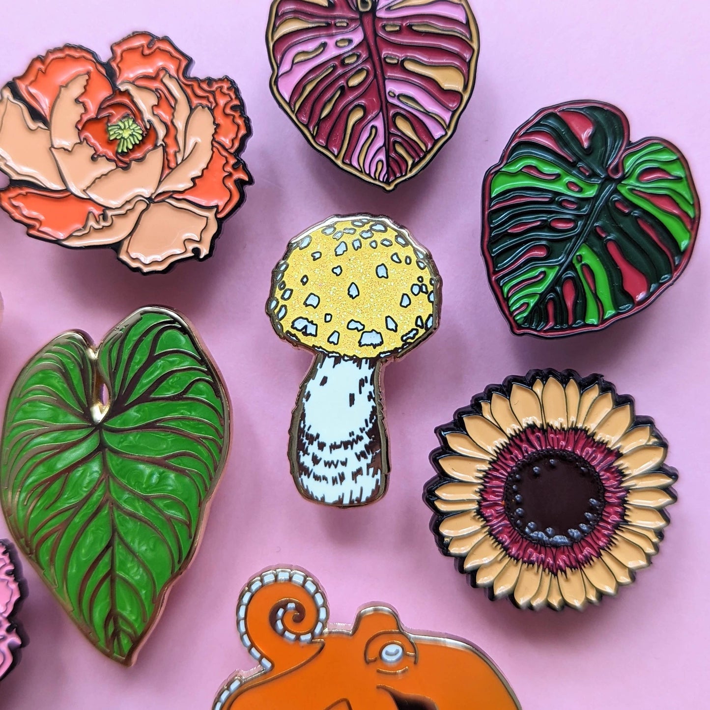 Mushroom Pin - Glitter Shroom Enamel Pin - Gold Hard Enamel