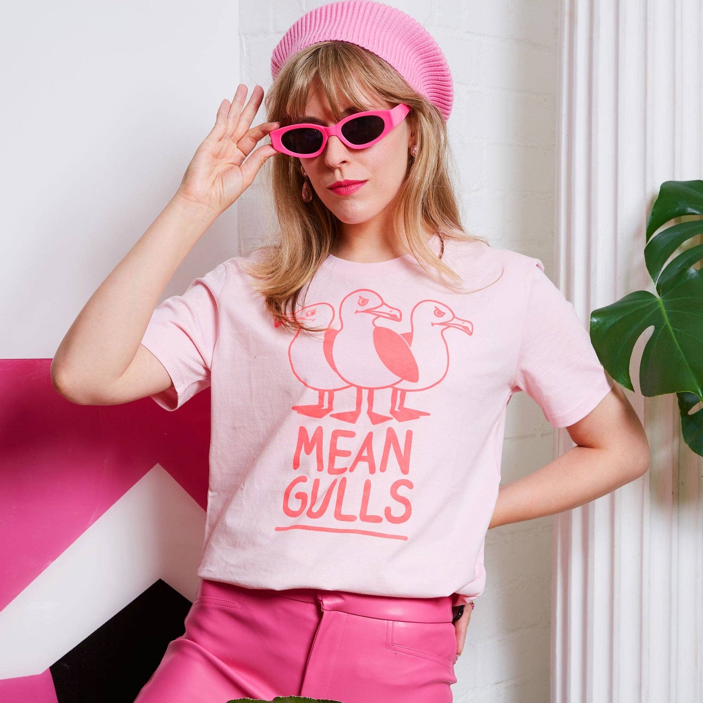 Mean Gulls - Unisex T-shirt