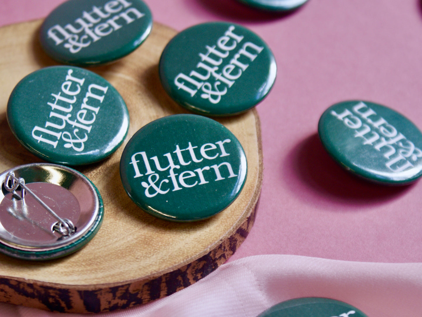 Flutter & Fern - Button Badge