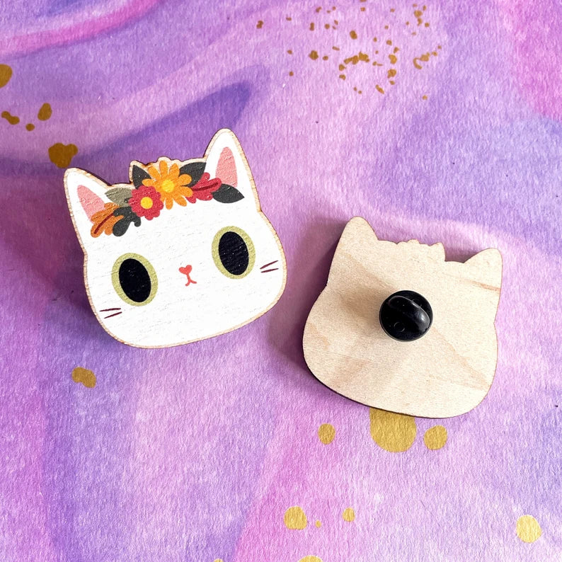 White Cat - Wooden Pin