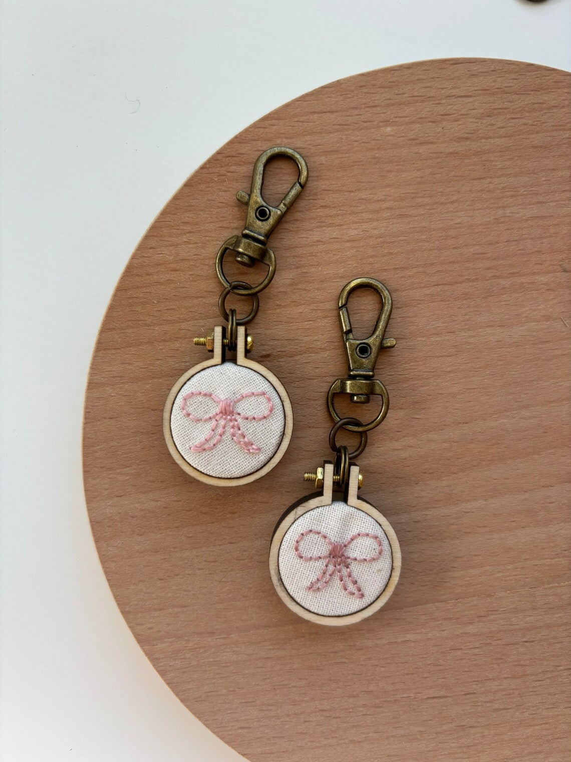 Bow - Embroidery Hoop - Keyring